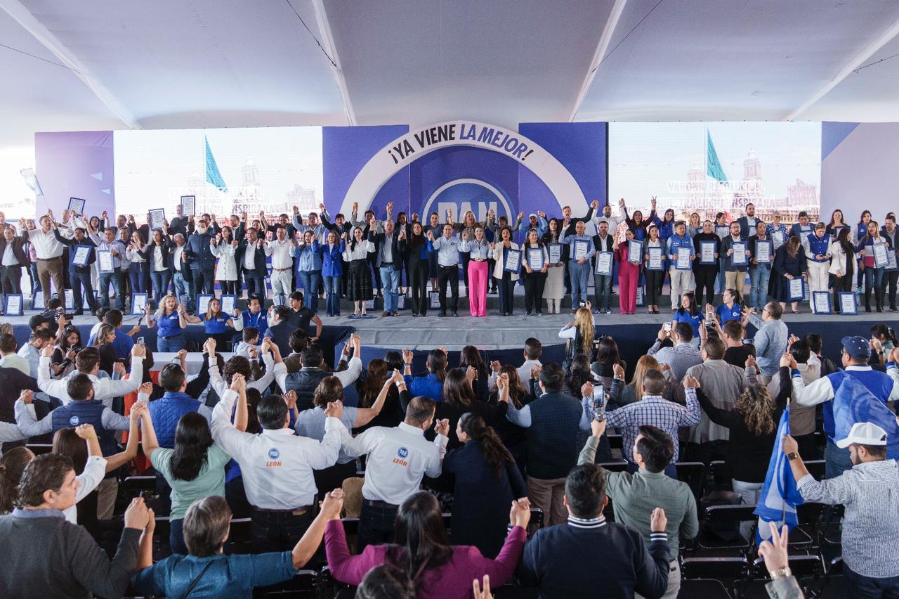 Reciben candidatas y candidatos constancia que les acredita como representantes de AN en el proceso electoral 2024.