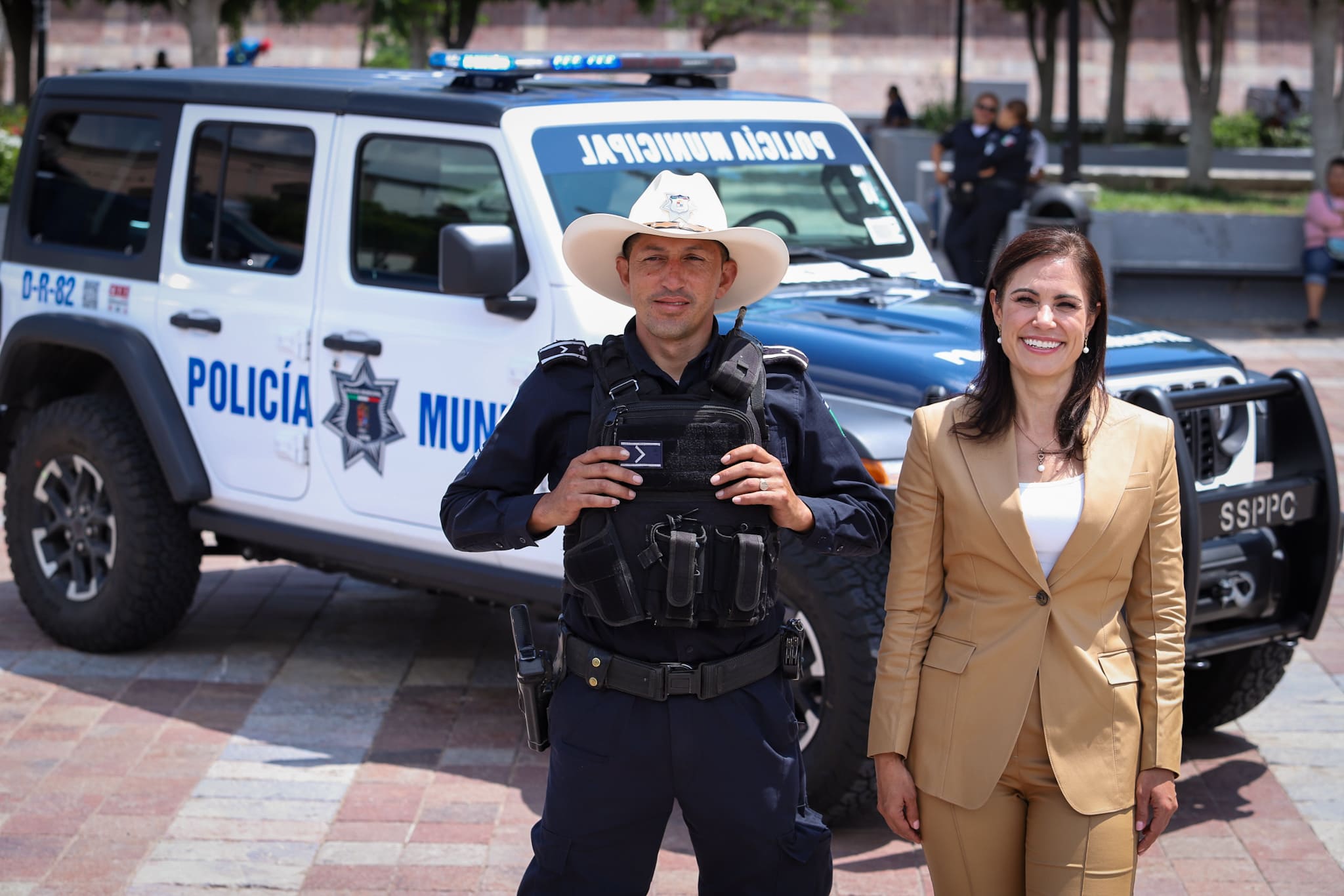 FORTALECEN EQUIPAMIENTO DE POLICÍA RURAL CON ENTREGA DE CAMIONETAS 4X4