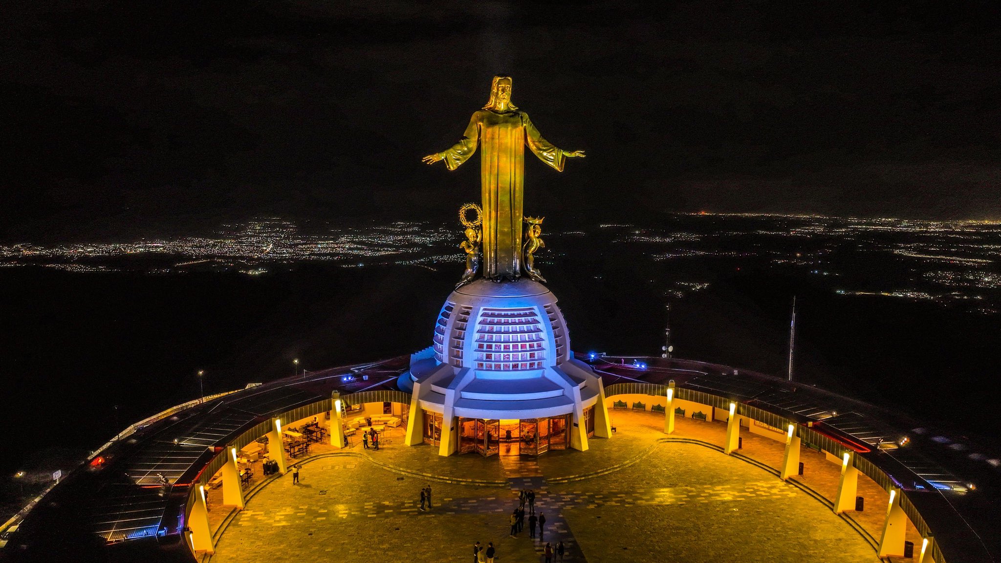 Llena de luz al Bajío, el Cristo Rey de la Montaña