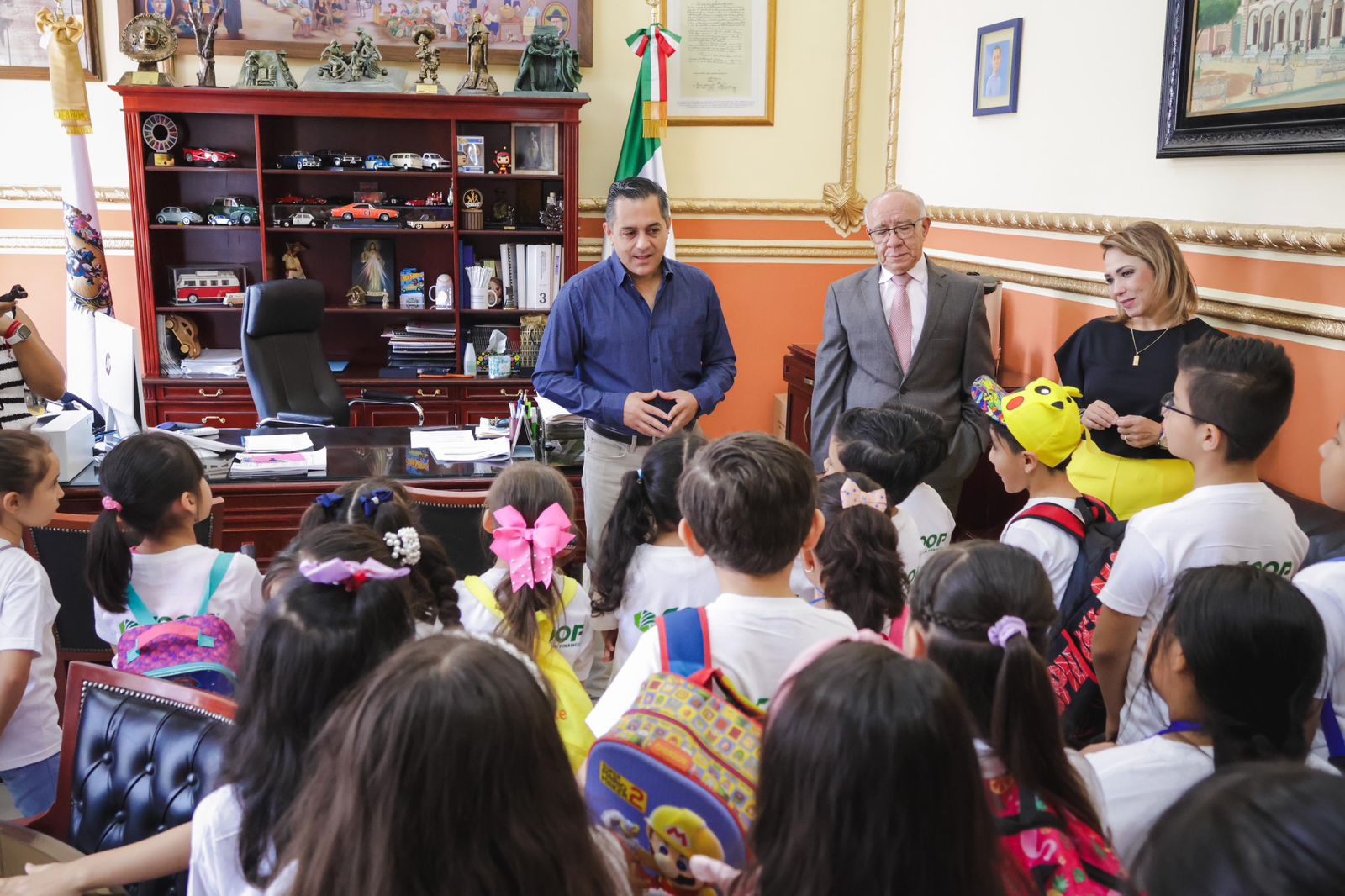 VISITAN PRESIDENCIA NIÑAS Y NIÑOS DEL CURSO DE VERANO «MIS VACACIONES EN LA BIBLIOTECA”