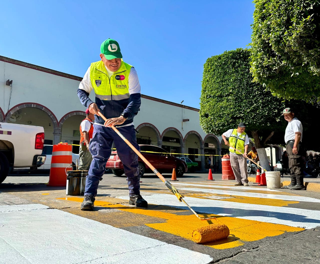 Pintan más pasos peatonales en el primer cuadro y las principales arterias de Silao