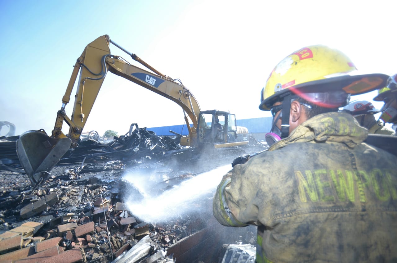 Extinguen incendio al 100% en el parque industrial Apolo de Silao