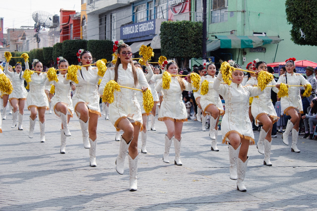 Llevan a cabo el tradicional desfile deportivo en Romita