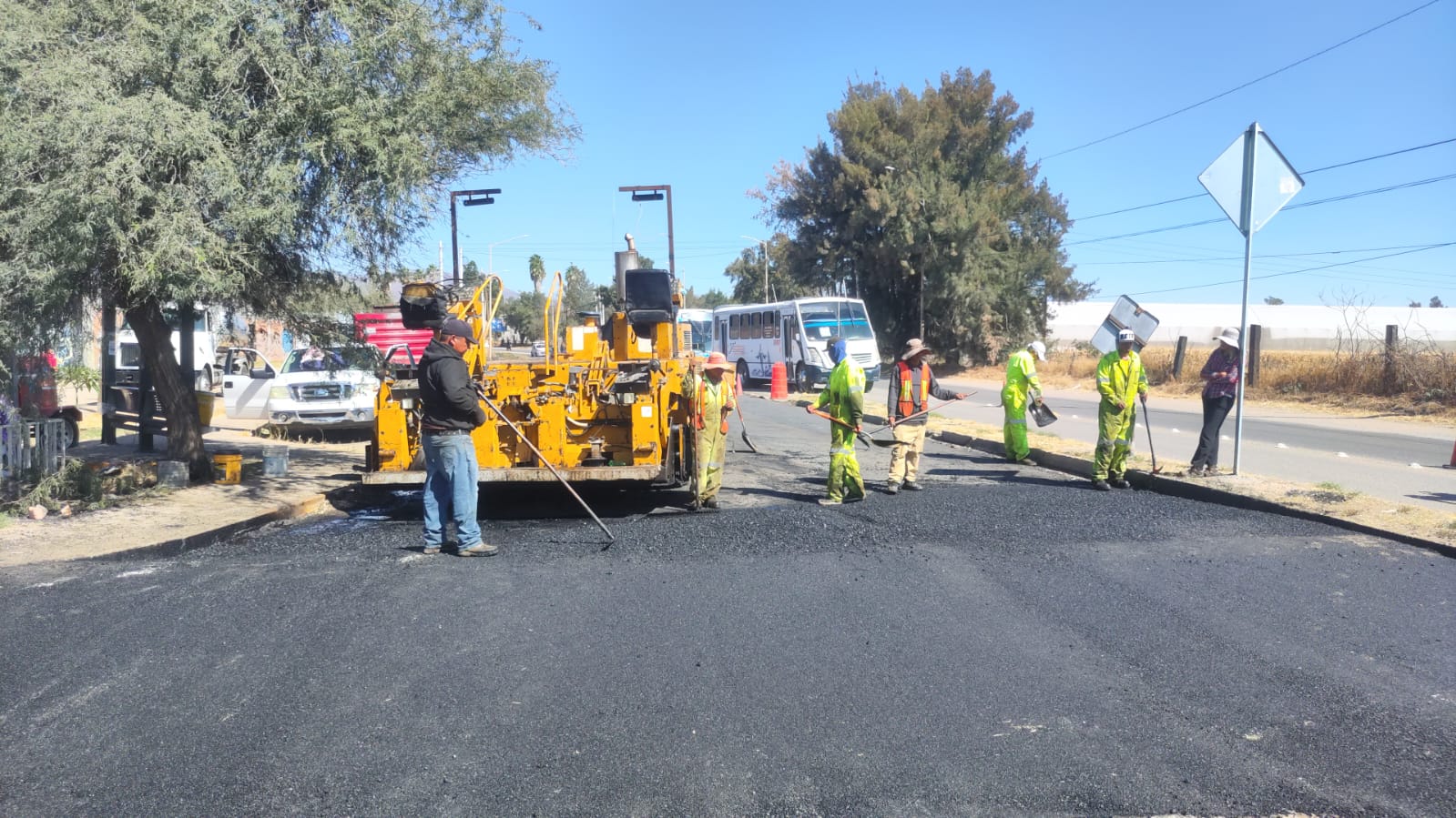 CONTINÚAN TRABAJOS VIALES EN LA SALIDA A ROMITA