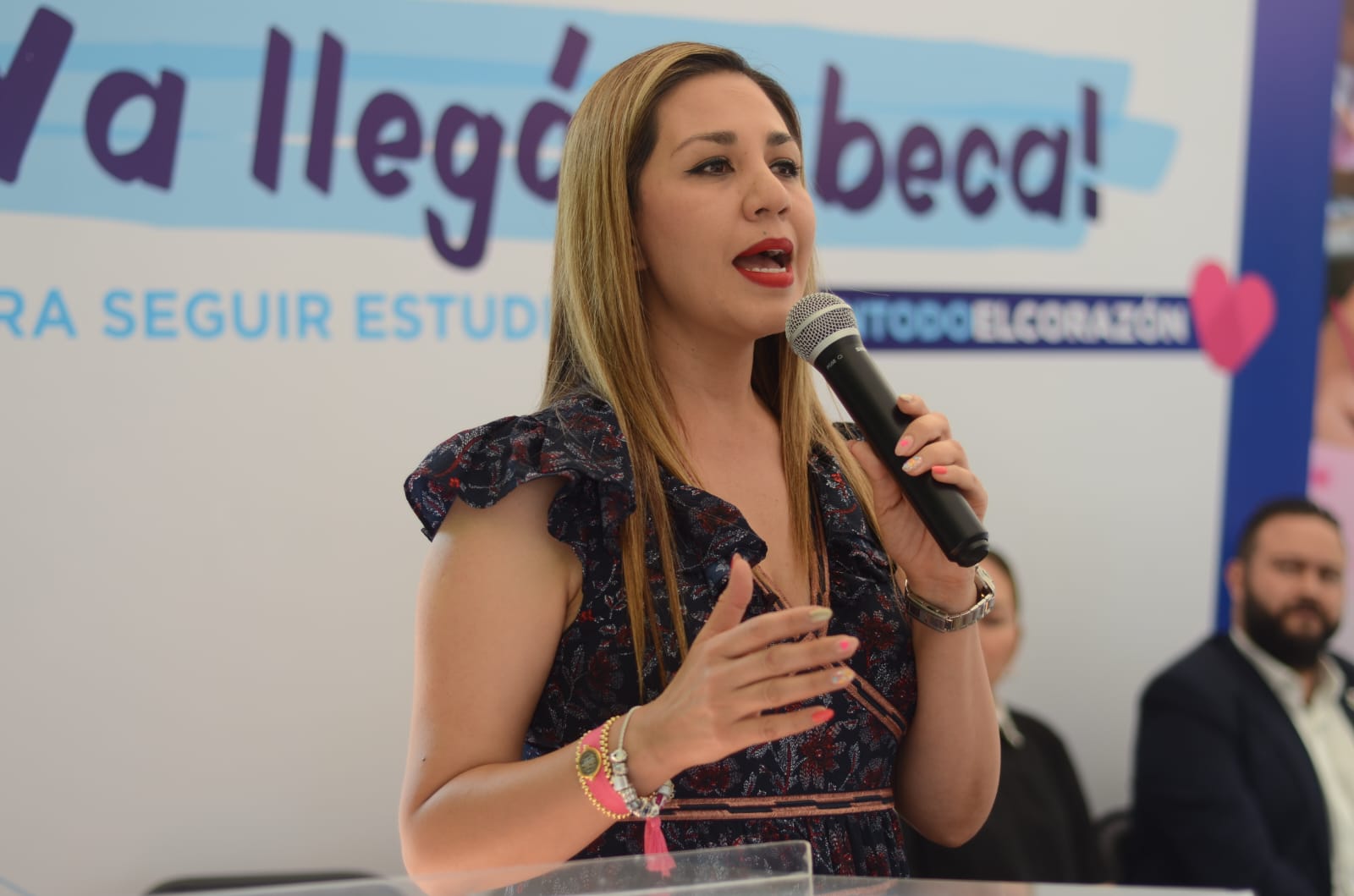 Inician Melanie Murillo  jornada de registro para becas