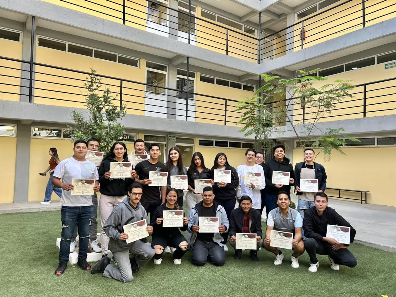 Jóvenes ingenieros de Yahualica crean juegos tradicionales colombianos y promueven el intercambio cultural