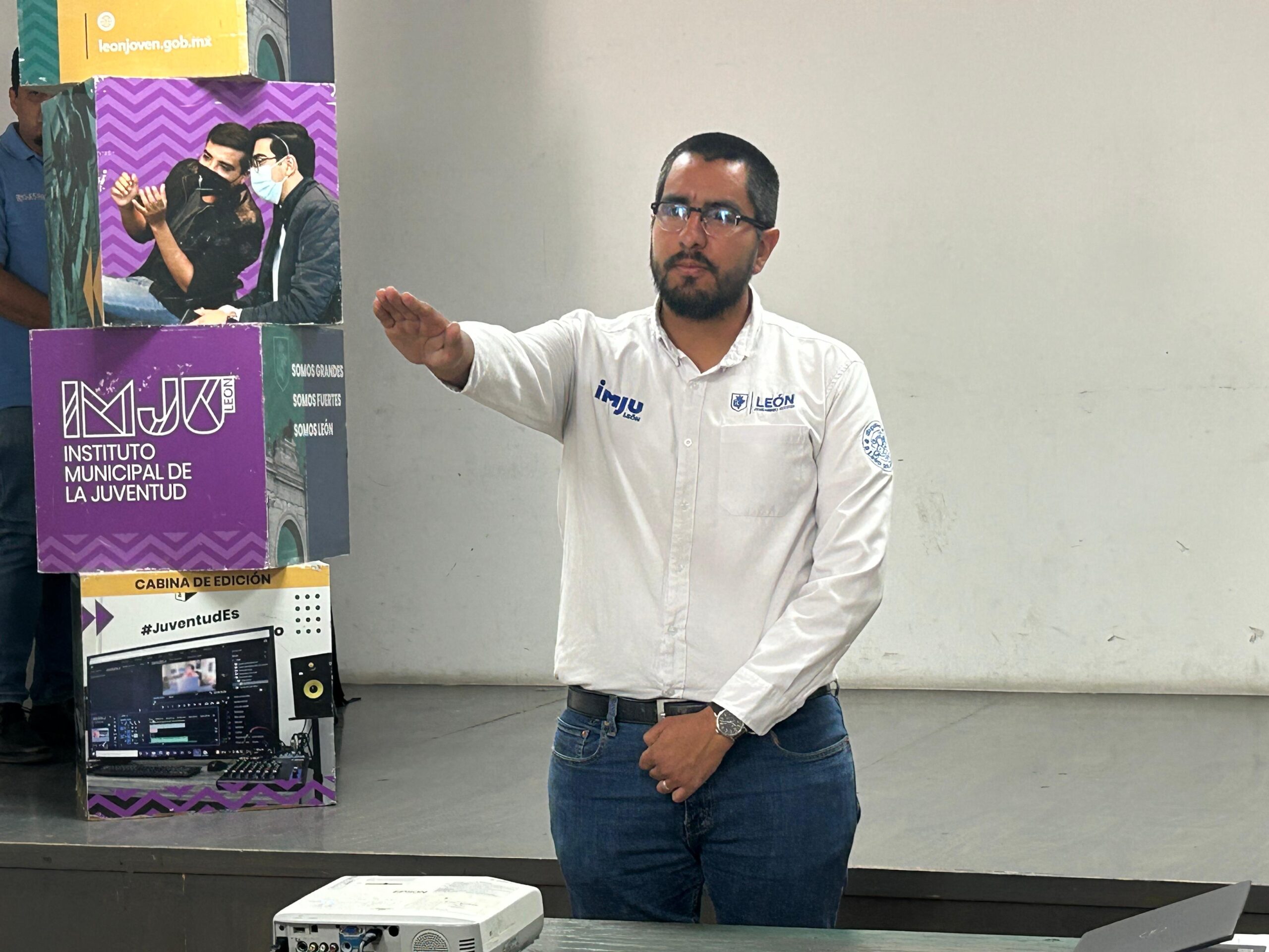 DESIGNAN A SALVADOR TOLEDO COMO NUEVO DIRECTOR GENERAL DEL IMJU LEÓN