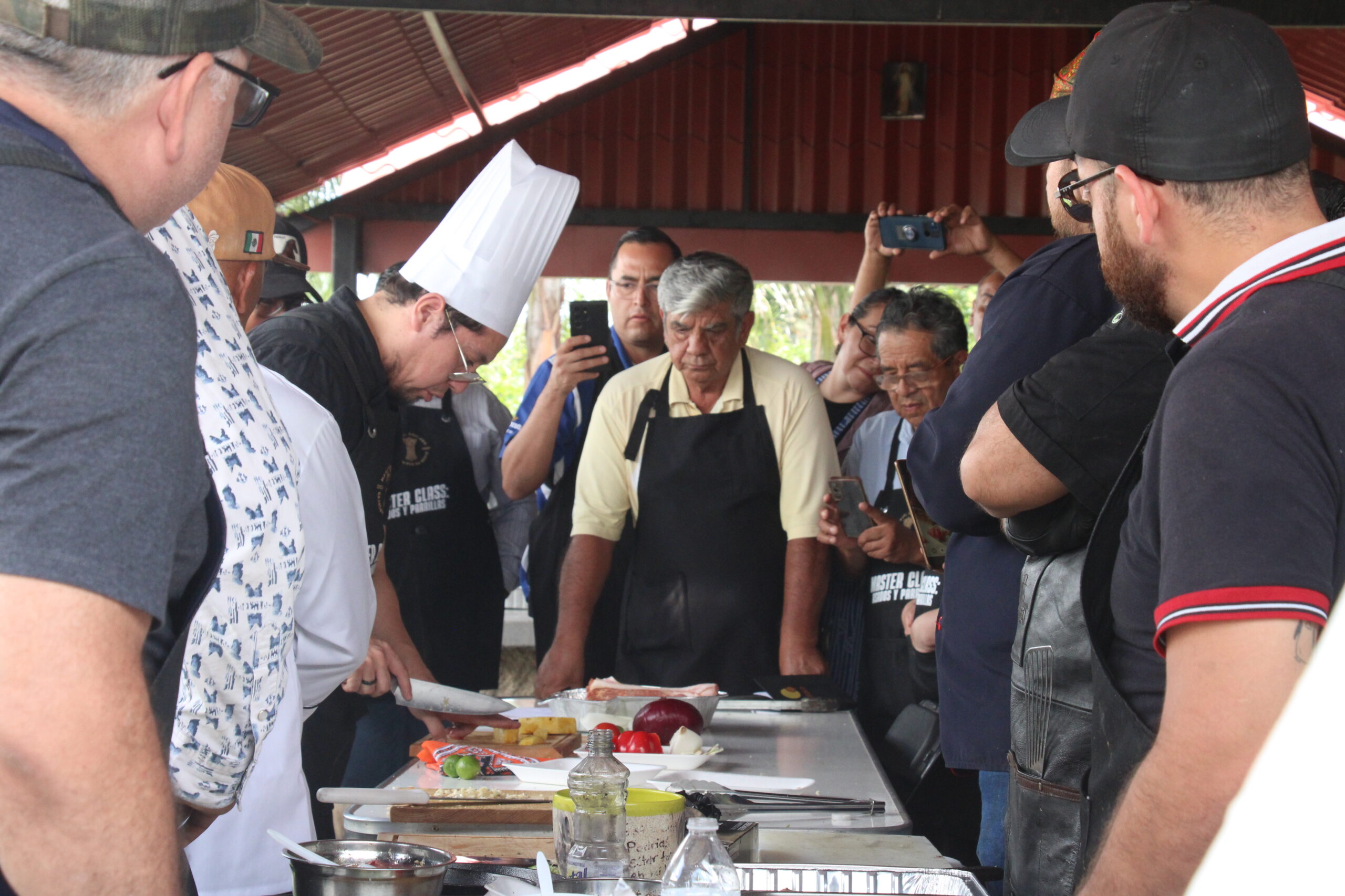 Manuel Doblado Impulsa la Gastronomía con Exitosa MasterClass de Asados y Parrillas