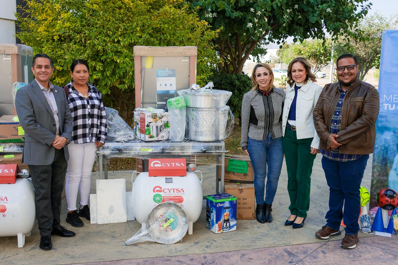 REALIZAN TERCERA ENTREGA DEL PROGRAMA “MEJORANDO TU COMUNIDAD”