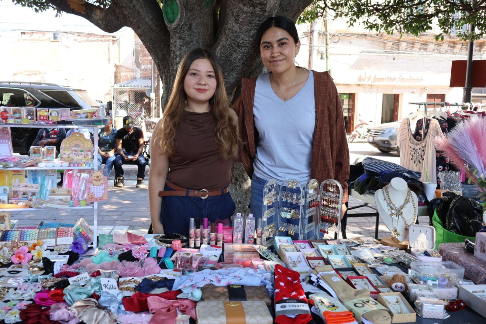 MÁS DE 90 MUJERES IMPULSAN LA ECONOMÍA LOCAL DE PÉNJAMO EN EL MARCO DEL 8M