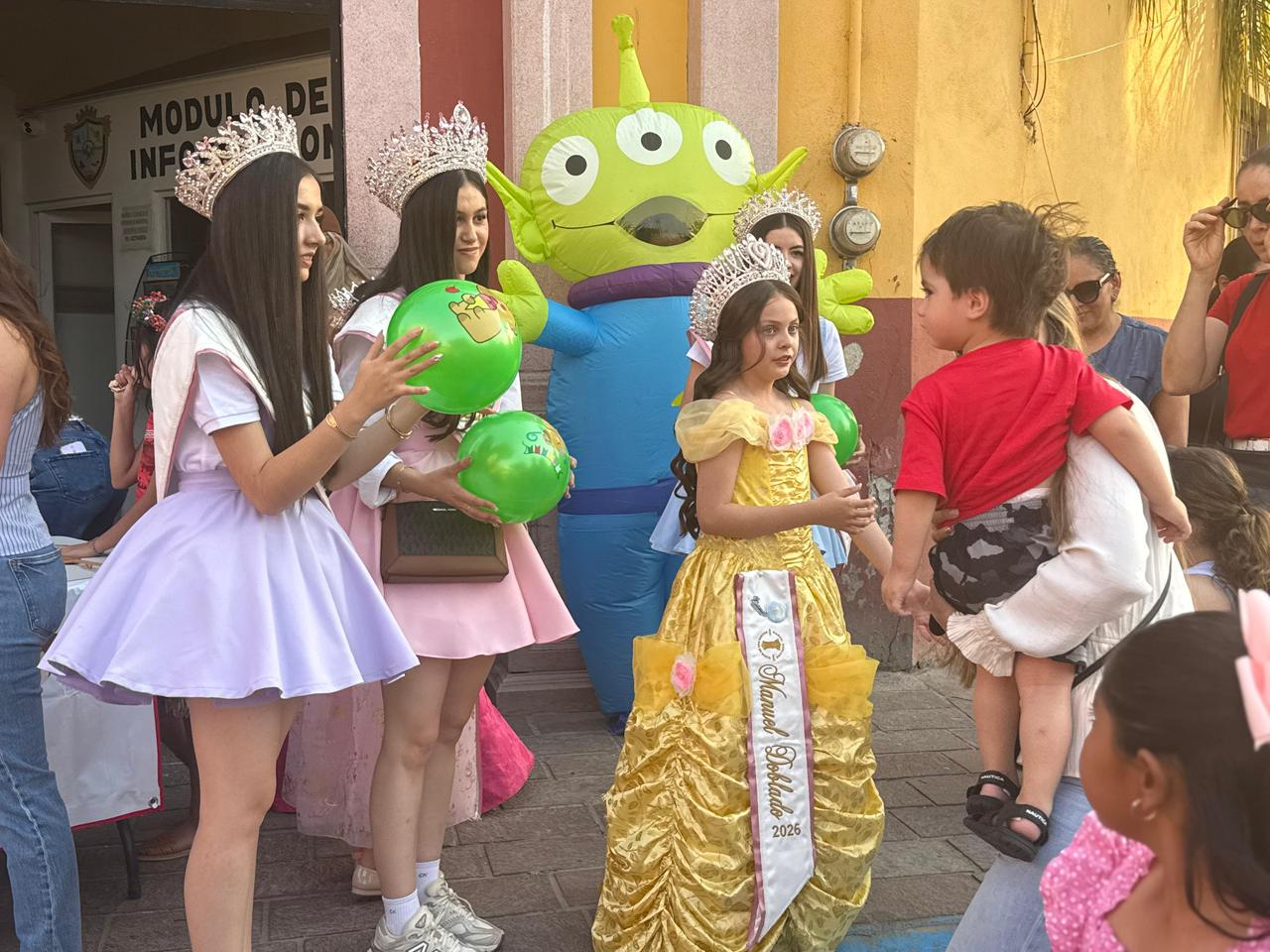 Fiesta, alegría y mucha diversión en el festejo a las niñas y niños de Manuel Doblado.